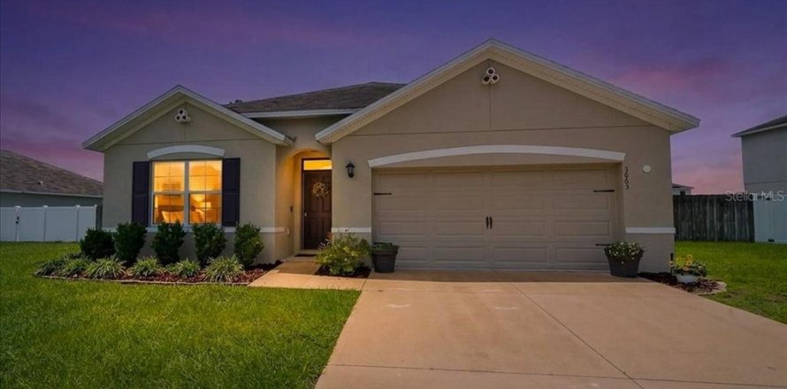 House in Ocala, Florida 4 bedrooms, 169.73 sq.m. № 2291067