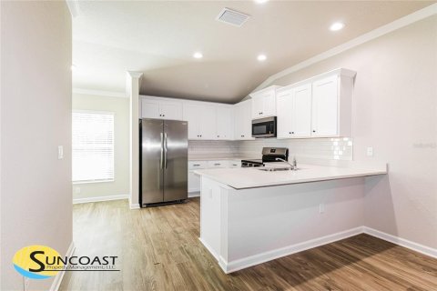 Propiedad comercial en venta en Homosassa, Florida, 4 dormitorios, 209.4 m2 № 1903126 - foto 7