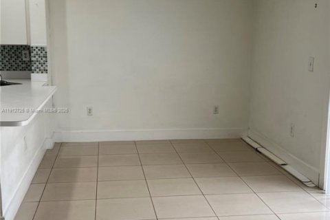 Снять в аренду кондоминиум в Хайалиа, Флорида 3 спальни, 110.18м2, № 2034325 - фото 5