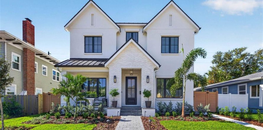 Casa en Saint Petersburg, Florida 4 dormitorios, 285.58 m2 № 2330386