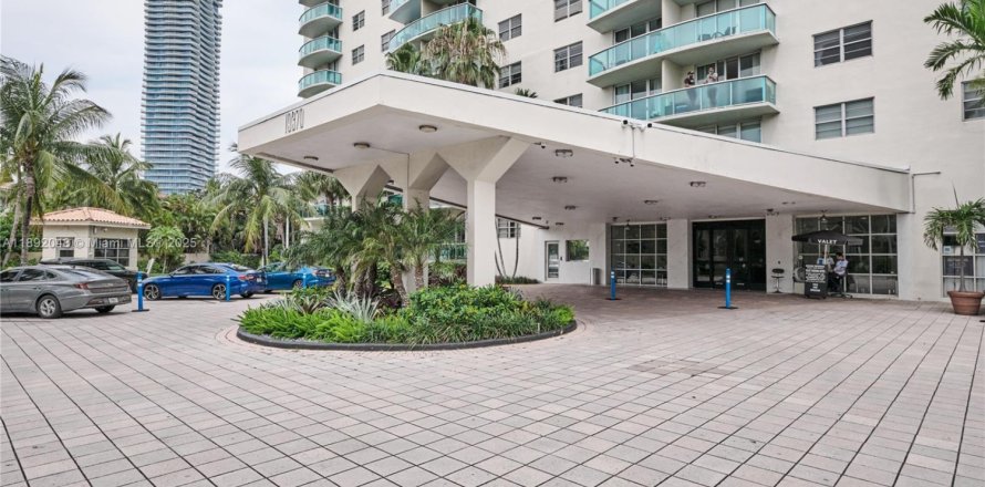 Кондоминиум с 1 спальней в Санни-Айлс-Бич, Флорида № 2021599