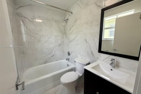 Apartment in Miami Beach, Florida 2 bedrooms, 71.16 sq.m. № 2013039 - photo 6