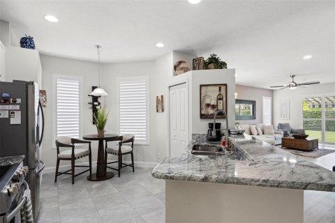 House in Tampa, Florida 2 bedrooms, 137.87 sq.m. № 2200256 - photo 14