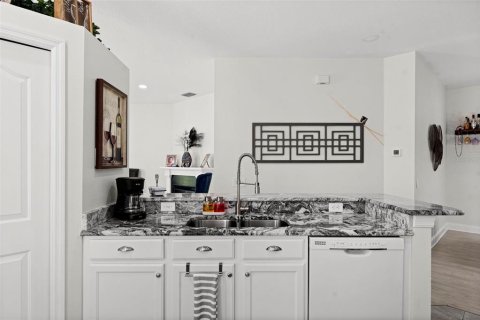 House in Tampa, Florida 2 bedrooms, 137.87 sq.m. № 2200256 - photo 23