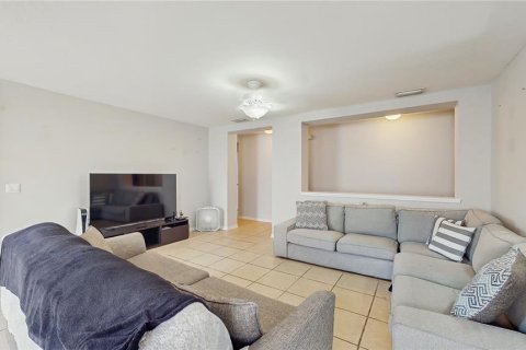 Casa en venta en Lakeland, Florida, 3 dormitorios, 157.47 m2 № 1771001 - foto 3