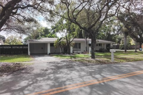 Casa en Plantation, Florida 3 dormitorios, 122.45 m2 № 2037806