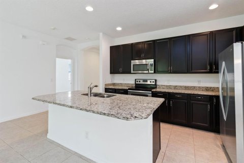 Casa en alquiler en Kissimmee, Florida, 4 dormitorios, 165.74 m2 № 1918685 - foto 7