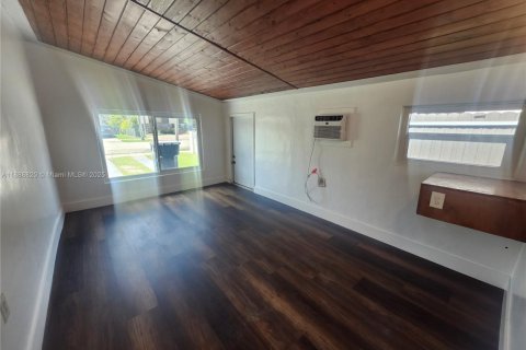Villa ou maison à louer à Miami, Floride: 3 chambres, 120.4 m2 № 1943676 - photo 21
