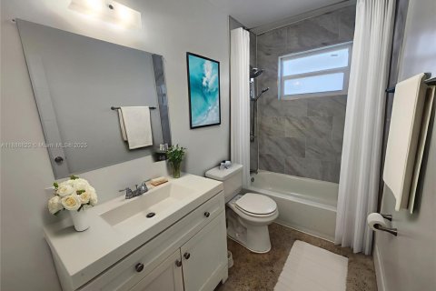 Villa ou maison à louer à Miami, Floride: 3 chambres, 120.4 m2 № 1943676 - photo 8