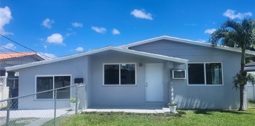 Villa ou maison à Miami, Floride 3 chambres, 120.4 m2 № 1943676