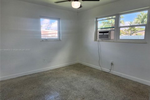 Villa ou maison à louer à Miami, Floride: 3 chambres, 120.4 m2 № 1943676 - photo 18