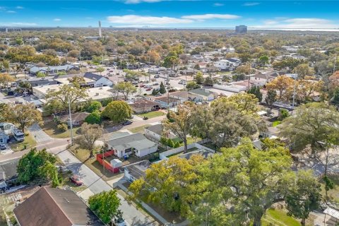 Casa en venta en Tampa, Florida, 4 dormitorios, 190.64 m2 № 2208164 - foto 4