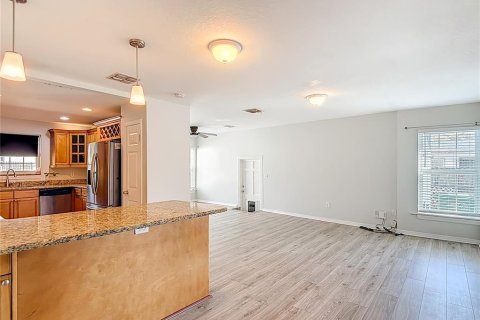 Casa en venta en Tampa, Florida, 4 dormitorios, 190.64 m2 № 2208164 - foto 25