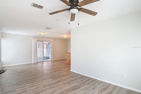 Casa en venta en Tampa, Florida, 4 dormitorios, 190.64 m2 № 2208164 - foto 28