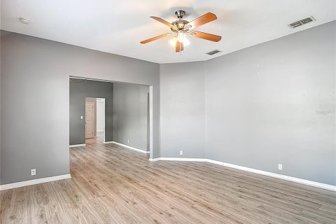 Casa en venta en Tampa, Florida, 4 dormitorios, 190.64 m2 № 2208164 - foto 11