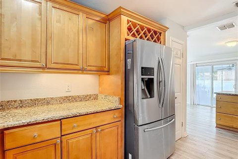 Casa en venta en Tampa, Florida, 4 dormitorios, 190.64 m2 № 2208164 - foto 22