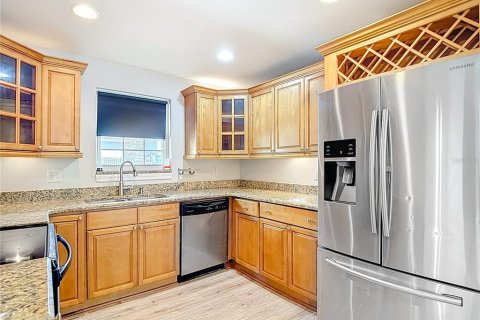 Casa en venta en Tampa, Florida, 4 dormitorios, 190.64 m2 № 2208164 - foto 18