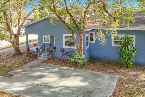 Casa en venta en Tampa, Florida, 4 dormitorios, 190.64 m2 № 2208164 - foto 6