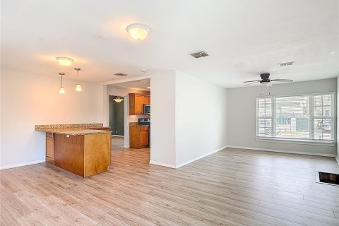 Casa en venta en Tampa, Florida, 4 dormitorios, 190.64 m2 № 2208164 - foto 27