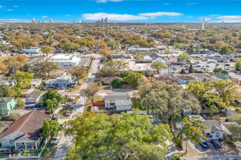 Casa en venta en Tampa, Florida, 4 dormitorios, 190.64 m2 № 2208164 - foto 3