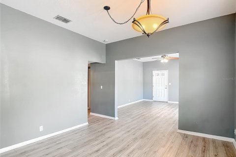 Casa en venta en Tampa, Florida, 4 dormitorios, 190.64 m2 № 2208164 - foto 16