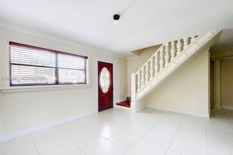 Townhouse in Hialeah, Florida 3 bedrooms, 109.81 sq.m. № 2086496 - photo 4