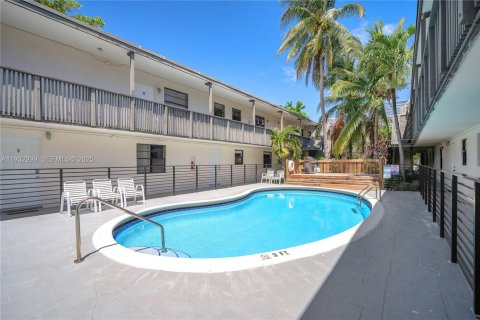 Apartamento en alquiler en Miami, Florida, 2 dormitorios, 63.08 m2 № 1991246 - foto 21