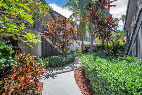 Apartamento en alquiler en Miami, Florida, 2 dormitorios, 63.08 m2 № 1991246 - foto 26