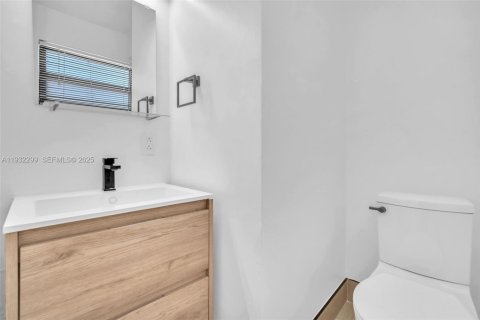 Apartamento en alquiler en Miami, Florida, 2 dormitorios, 63.08 m2 № 1991246 - foto 10