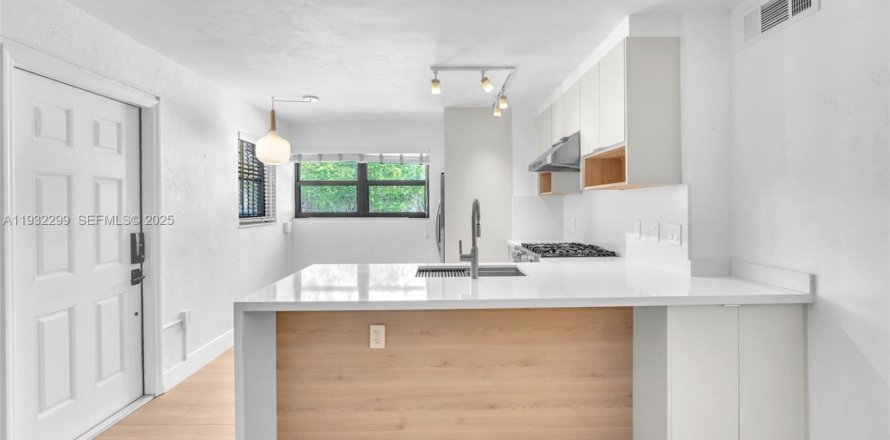 Apartamento en Miami, Florida 2 dormitorios, 63.08 m2 № 1991246