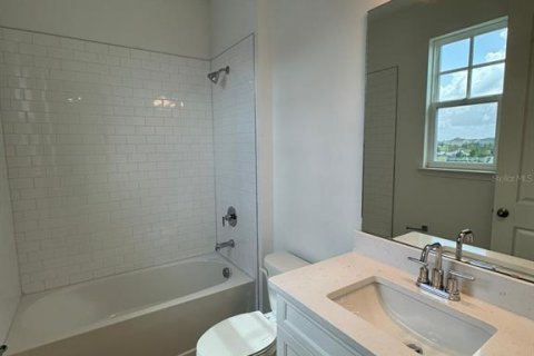 House in Orlando, Florida 4 bedrooms, 220.36 sq.m. № 1866327 - photo 3