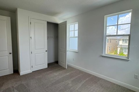 House in Orlando, Florida 4 bedrooms, 220.36 sq.m. № 1866327 - photo 8