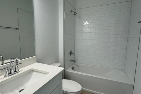 House in Orlando, Florida 4 bedrooms, 220.36 sq.m. № 1866327 - photo 20
