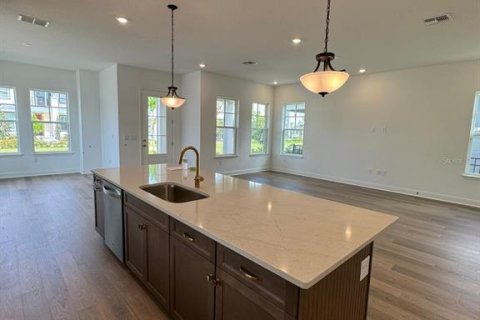 House in Orlando, Florida 4 bedrooms, 220.36 sq.m. № 1866327 - photo 4