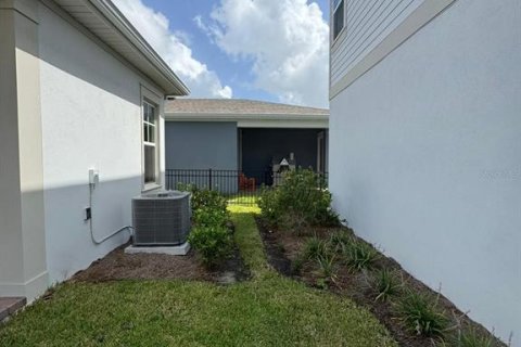 House in Orlando, Florida 4 bedrooms, 220.36 sq.m. № 1866327 - photo 12