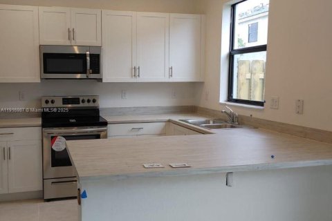 Adosado en venta en Homestead, Florida, 3 dormitorios, 137.77 m2 № 1973818 - foto 8