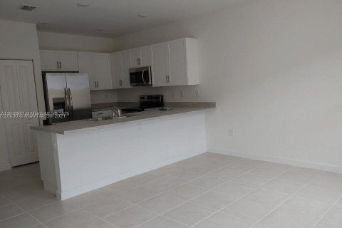 Adosado en venta en Homestead, Florida, 3 dormitorios, 137.77 m2 № 1973818 - foto 7