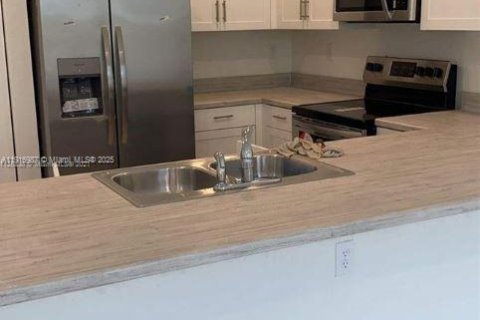 Adosado en venta en Homestead, Florida, 3 dormitorios, 137.77 m2 № 1973818 - foto 6