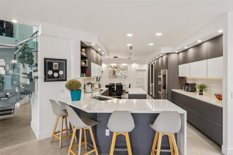 Villa ou maison à vendre à Doral, Floride: 5 chambres, 337.79 m2 № 2048012 - photo 17