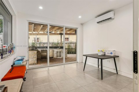 Villa ou maison à vendre à Doral, Floride: 5 chambres, 337.79 m2 № 2048012 - photo 29