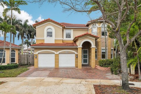 Villa ou maison à Doral, Floride 5 chambres, 337.79 m2 № 2048012