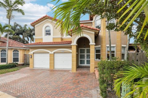 Villa ou maison à vendre à Doral, Floride: 5 chambres, 337.79 m2 № 2048012 - photo 2
