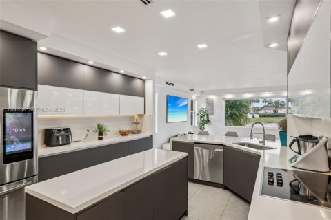 Villa ou maison à vendre à Doral, Floride: 5 chambres, 337.79 m2 № 2048012 - photo 24