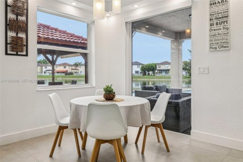 Villa ou maison à vendre à Doral, Floride: 5 chambres, 337.79 m2 № 2048012 - photo 19