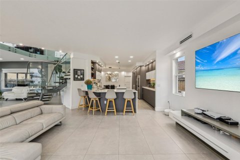 Villa ou maison à vendre à Doral, Floride: 5 chambres, 337.79 m2 № 2048012 - photo 18