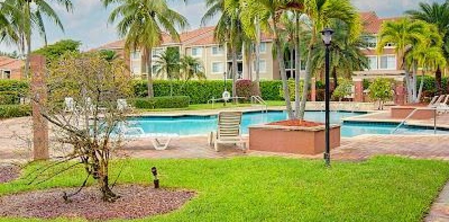 Condo in Lake Worth, Florida, 2 bedrooms № 1224480