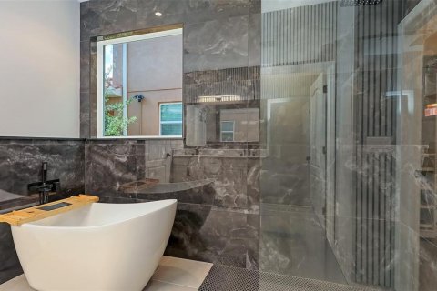Casa en venta en Sarasota, Florida, 5 dormitorios, 268.39 m2 № 1899339 - foto 30