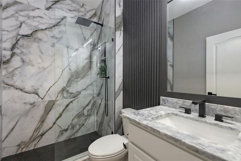 Casa en venta en Sarasota, Florida, 5 dormitorios, 268.39 m2 № 1899339 - foto 23