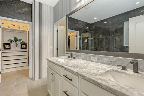 Casa en venta en Sarasota, Florida, 5 dormitorios, 268.39 m2 № 1899339 - foto 29