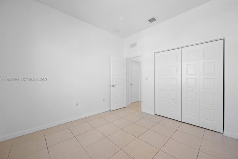 Casa en venta en Miami, Florida, 4 dormitorios, 200.3 m2 № 1982397 - foto 21